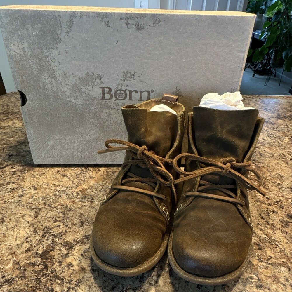 Born Temple sz by 9 Boots Brown Leather Ankle Lace-up Rust Distressed - Picture 3 of 8